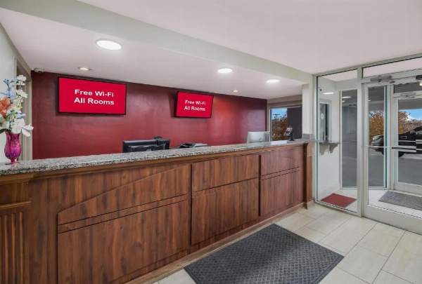 Red Roof Inn & Suites Jackson image 11