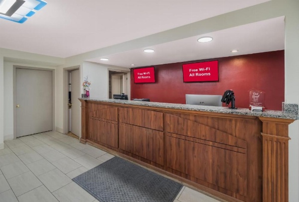 Red Roof Inn & Suites Jackson image 12