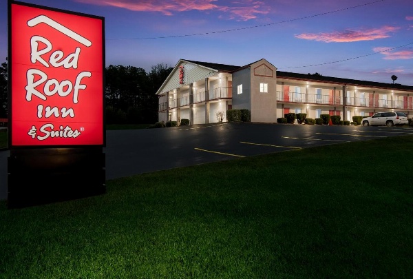 Red Roof Inn & Suites Jackson image 7